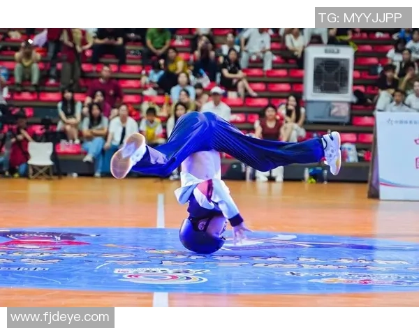 全国街舞大赛点评：上海街舞队默契配合展现团队精神与舞技魅力